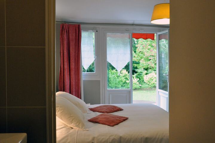 Room 2 of 68