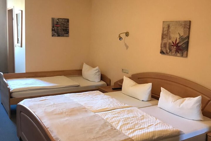 Room 12 of 89