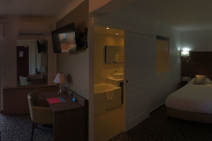 Room 21 of 87