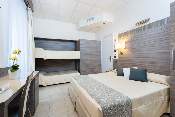 Room 26 of 43