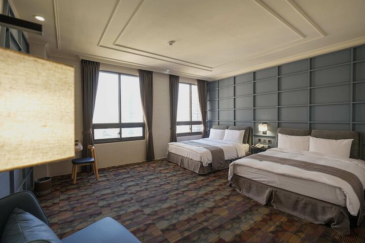 Room 36 of 86