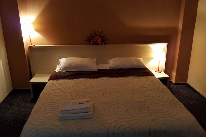 Room 14 of 60