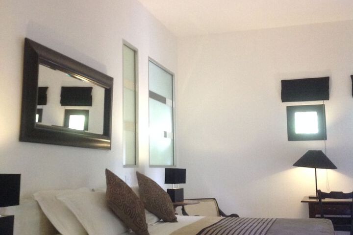 Room 4 of 63