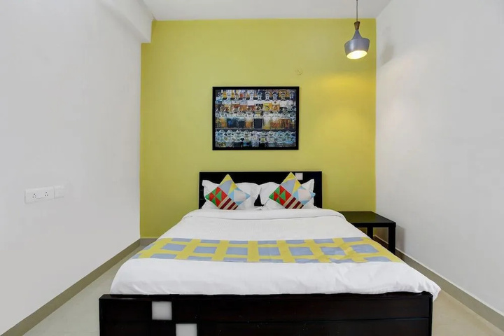 Room 6 of 8