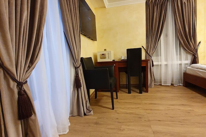 Room 46 of 266