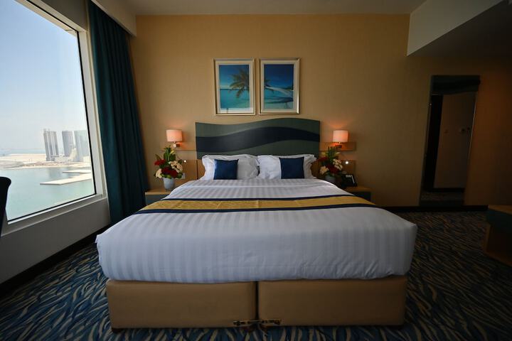 Room 2 of 37