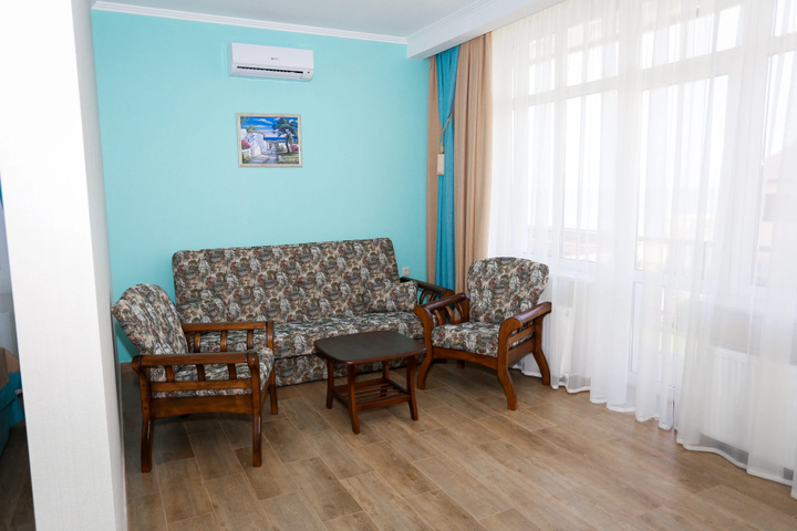 Room 12 of 40
