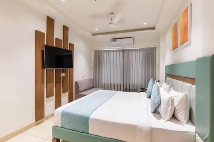Room 32 of 47