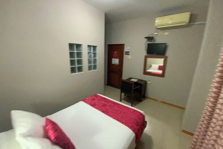 Room 7 of 49