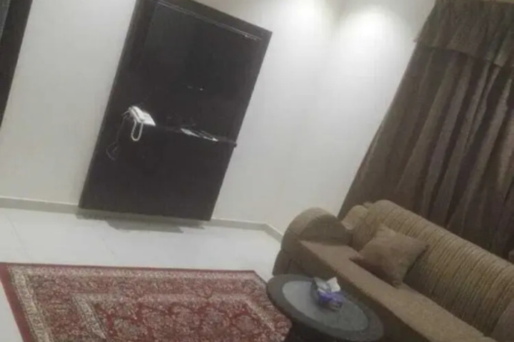 Room 4 of 13