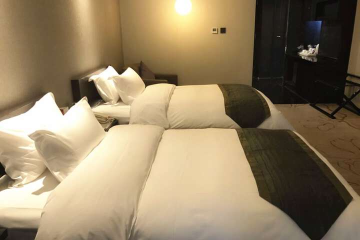 Room 16 of 46