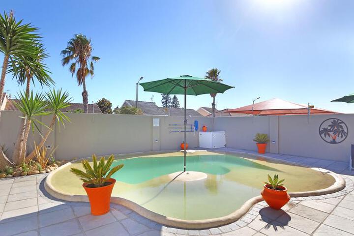 Orange Inn Melkbosstrand in Cape Town