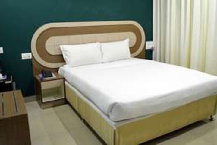 Room 28 of 66