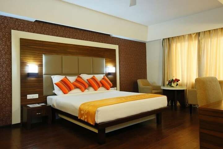 Room 4 of 11