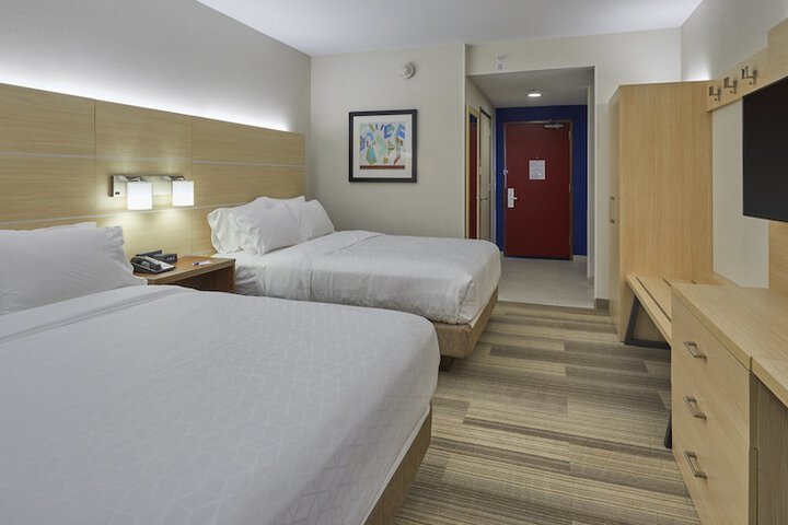 Room 7 of 51