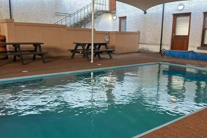 Pool 11 of 15