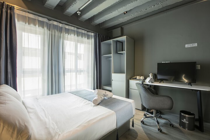 Room 17 of 30