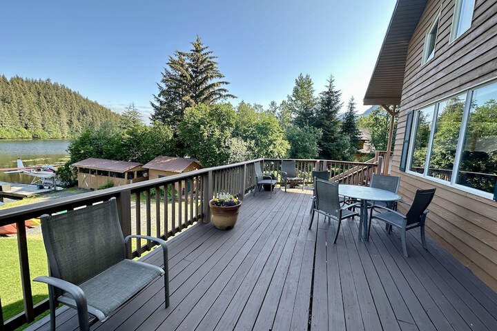 Sundeck 102 of 115