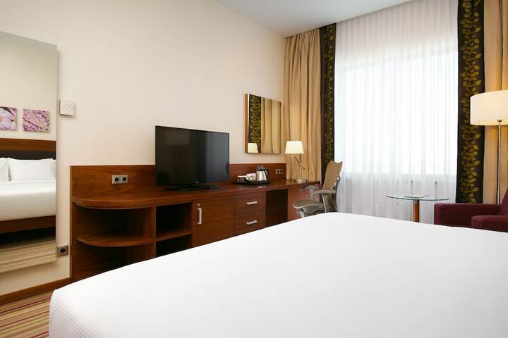 Room 10 of 92