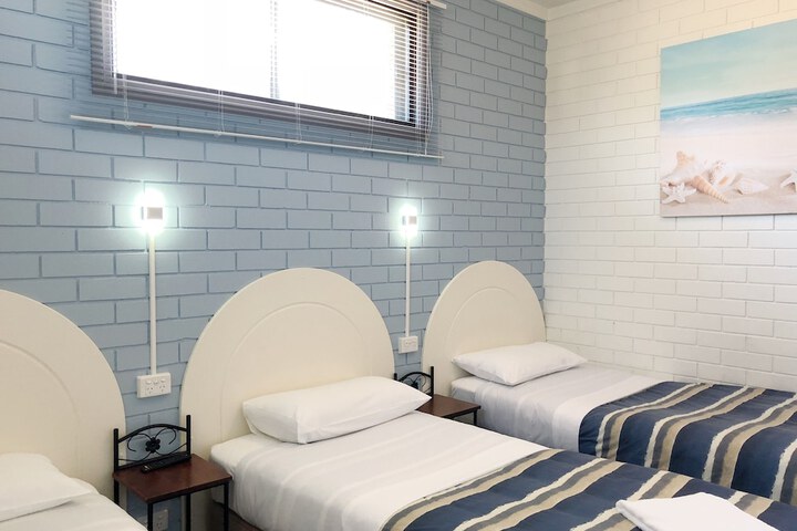 Room 28 of 79