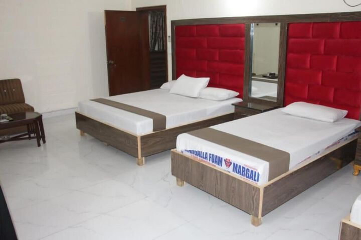 Room 10 of 20