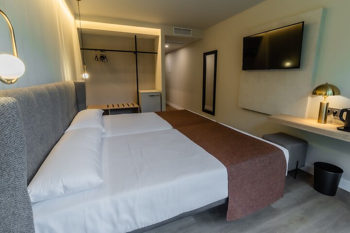 Room 63 of 132