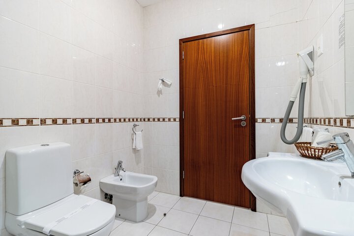Room 14 of 80