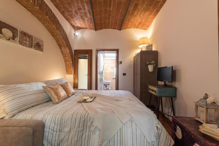 Room 3 of 15