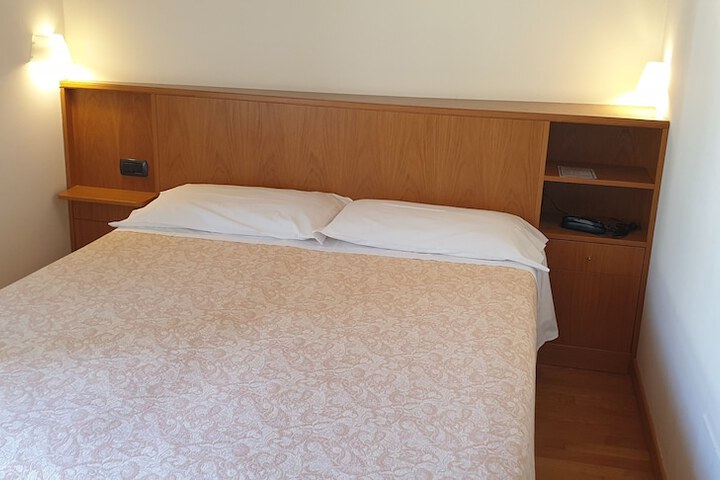 Room 13 of 41