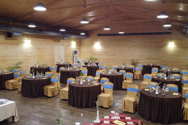 Ballroom/Hall 72 of 101