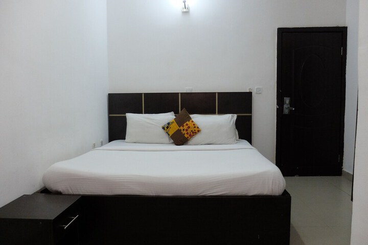 Room 3 of 23