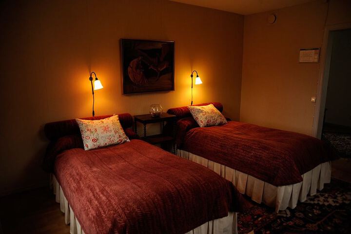 Room 7 of 33