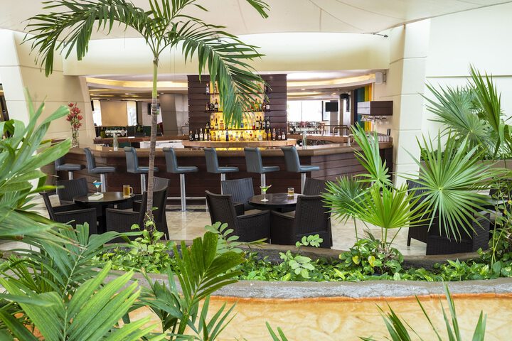 Lounge 69 of 83
