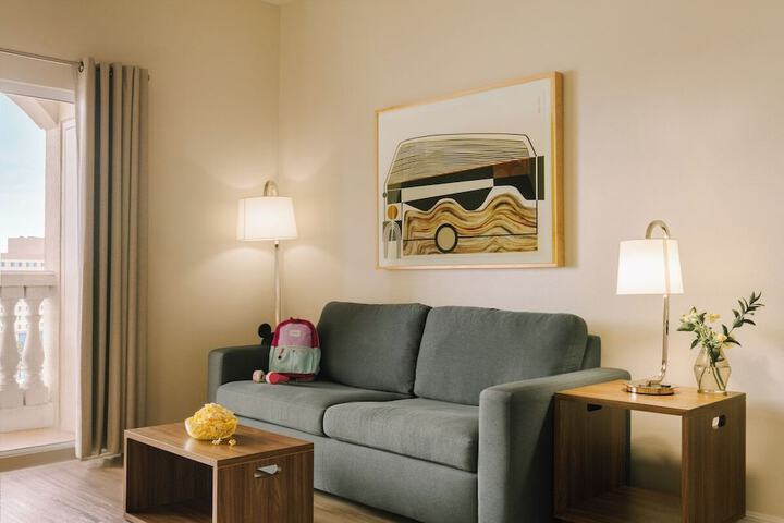 Room 10 of 25