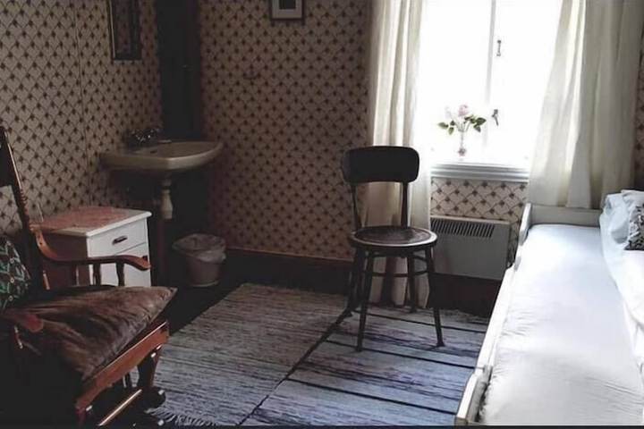 Room 3 of 22