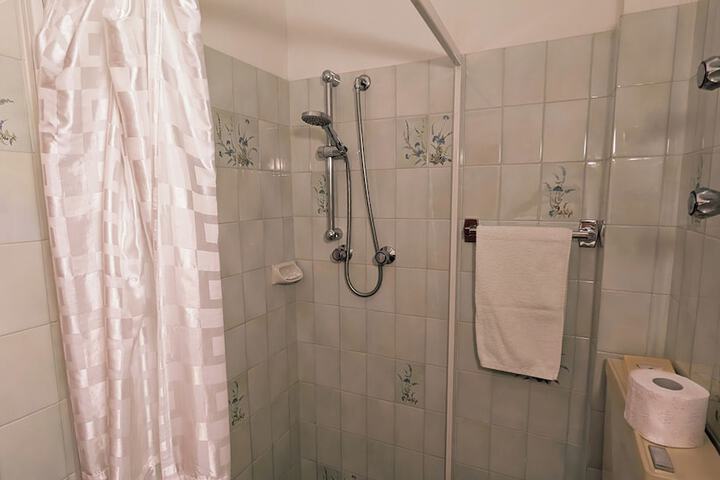 Room 25 of 54