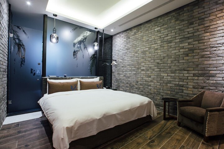 Room 11 of 67