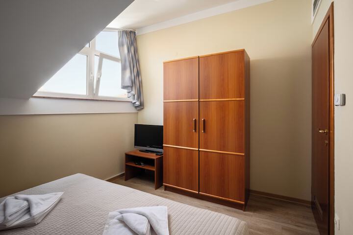 Room 63 of 235