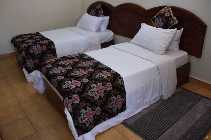 Room 8 of 11