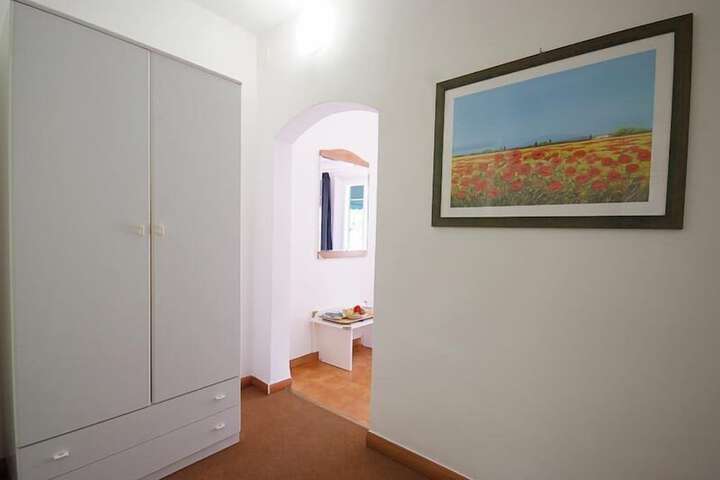Room 16 of 110
