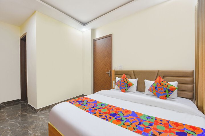 Room 8 of 25