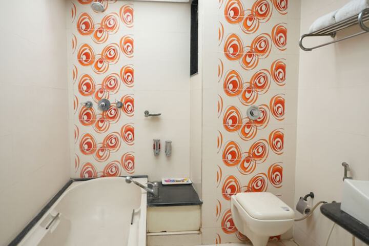 Room 25 of 34