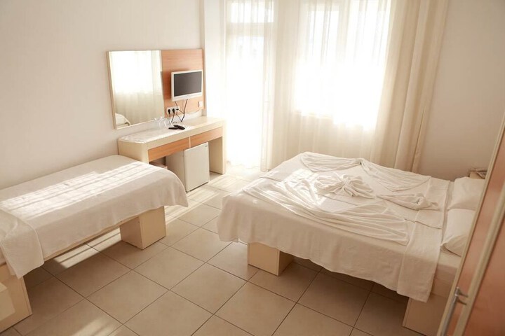Room 4 of 19