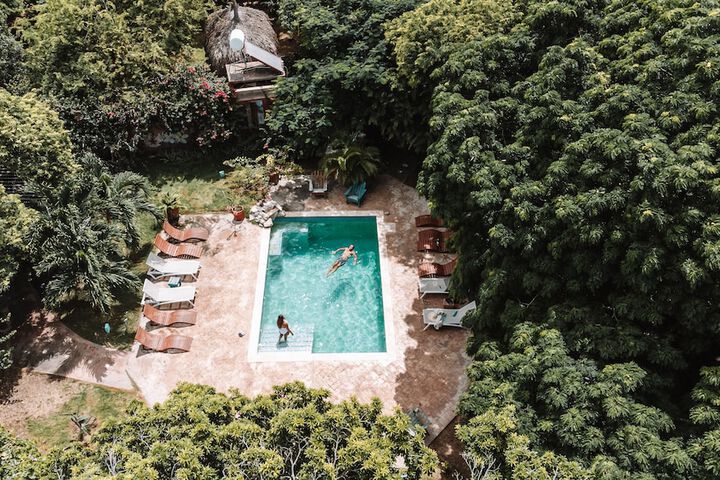 Pool 60 of 102