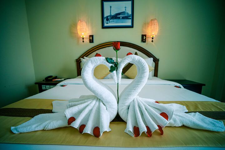 Room 27 of 90