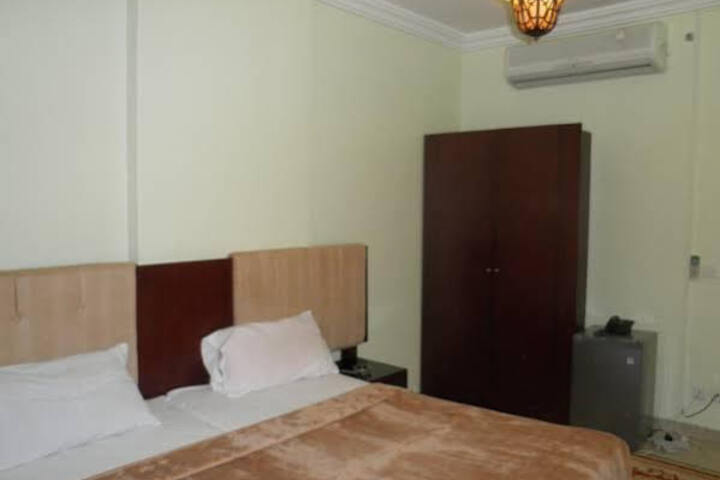 Room 2 of 5