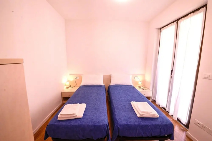 Room 3 of 18