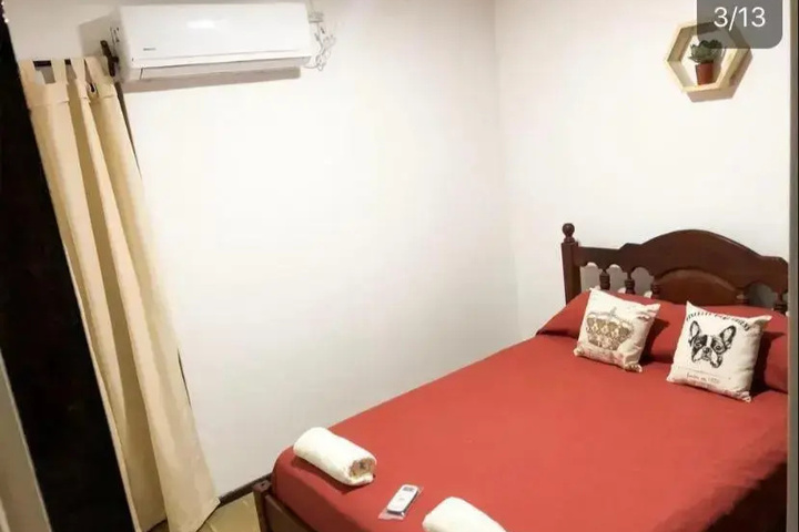 Room 2 of 10