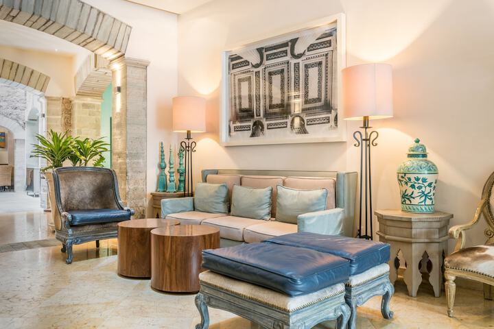 Guest Lobby