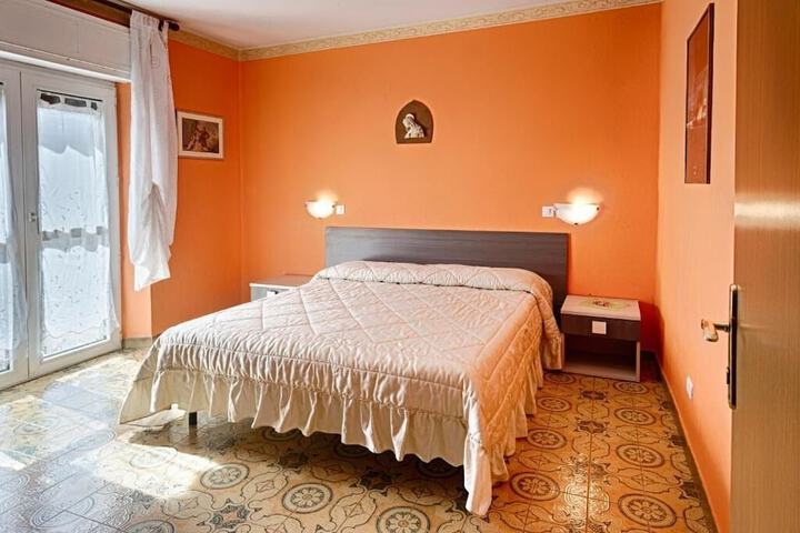 Room 8 of 31